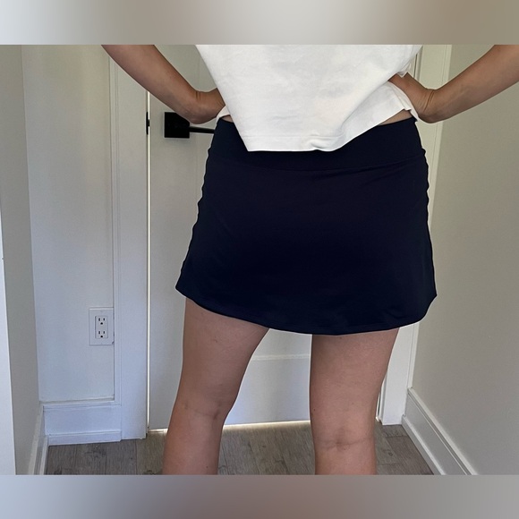 Nike Sports Skirt (Skort) - Picture 8 of 8
